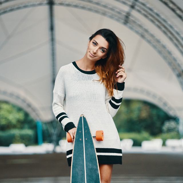 Carleta y su tabla posan